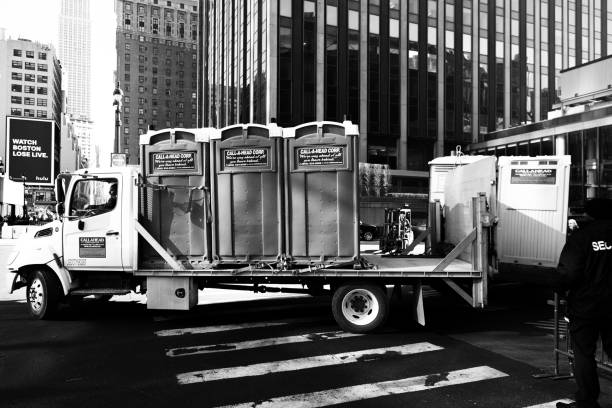 Best Porta potty rental near me  in Riverside, OH